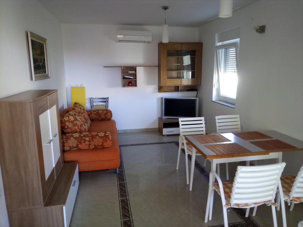 Apartments President Novalja Exterior photo