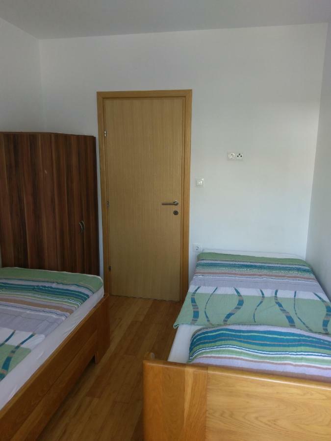 Apartments President Novalja Exterior photo